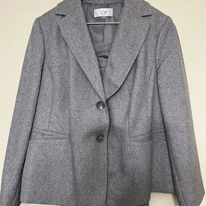 Gray size 16w LeSuit Woman two piece suit